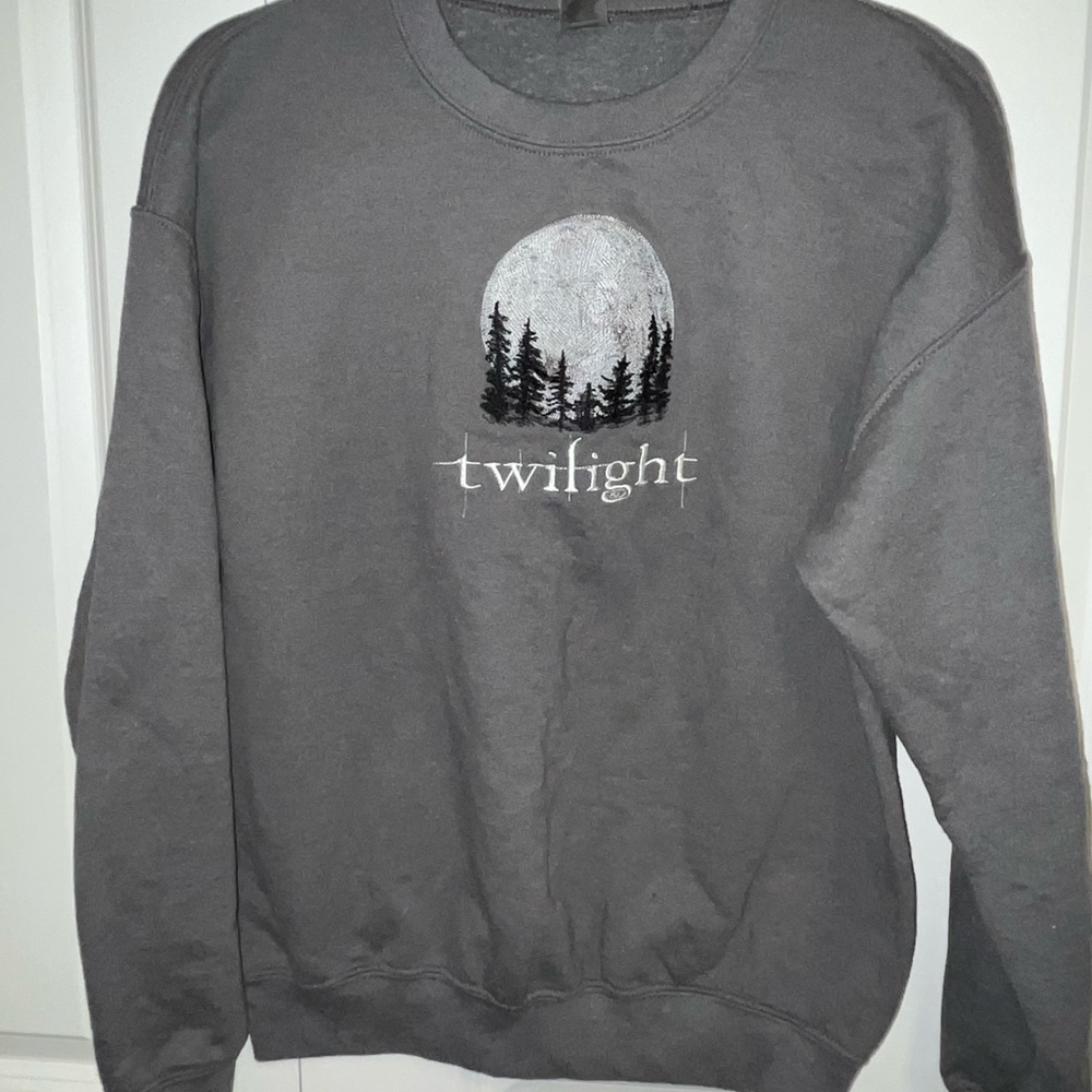 Twilight embroidered sweatshirt (great condition)